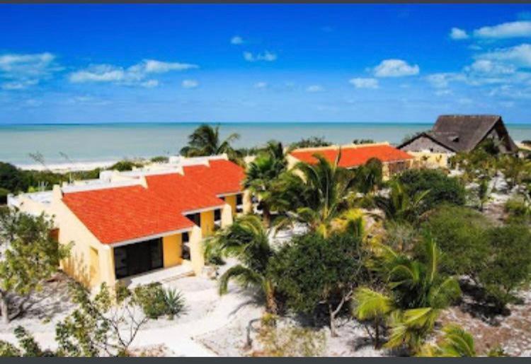 Two Bedroom Beachfront Villa Celestun Exterior photo